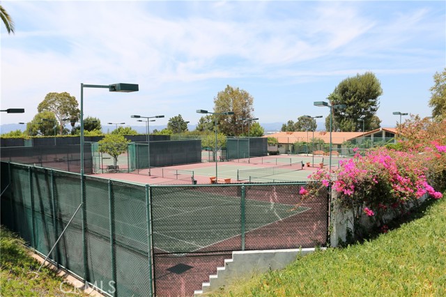 Detail Gallery Image 29 of 31 For 7727 via Capri, Burbank,  CA 91504 - 3 Beds | 3 Baths