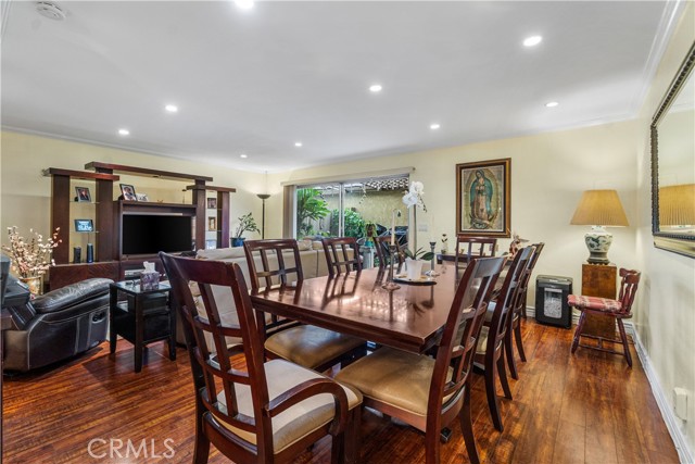 Detail Gallery Image 4 of 16 For 5950 Imperial Hwy Unit 35, South Gate,  CA 90280 - 3 Beds | 3 Baths