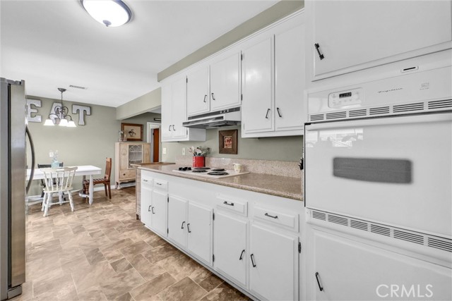 Detail Gallery Image 12 of 34 For 350 E Hacienda, Corona,  CA 92879 - 3 Beds | 2/1 Baths