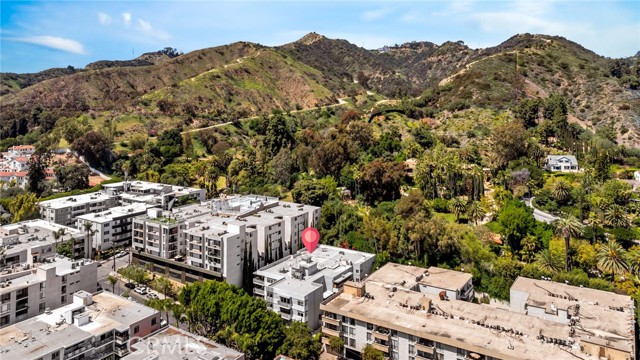 Detail Gallery Image 2 of 37 For 7259 Hillside Ave #102,  Los Angeles,  CA 90046 - 2 Beds | 2 Baths