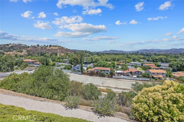 2039 Channelford Road, Westlake Village CA: https://media.crmls.org/medias/ebd5d113-c721-4512-827f-d896898ae4a9.jpg