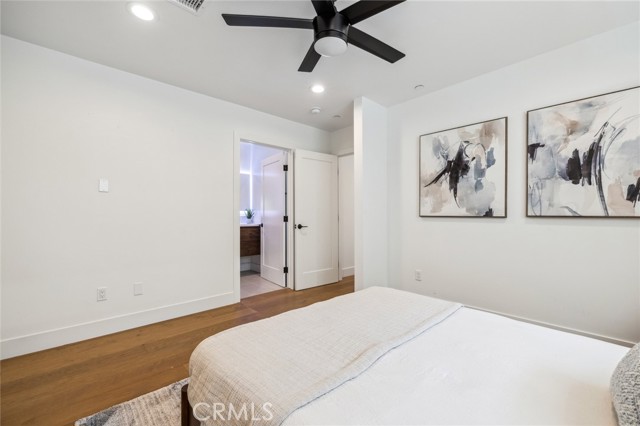 6521 Homewood Avenue, Los Angeles CA: https://media.crmls.org/medias/ebd62f6f-293f-46ed-8c7b-1ed37fd1923d.jpg