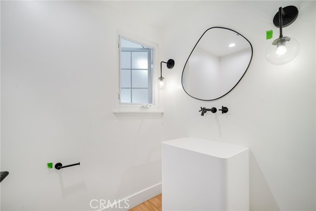 Detail Gallery Image 10 of 38 For 5673 Parkmor Rd, Calabasas,  CA 91302 - 4 Beds | 2/1 Baths