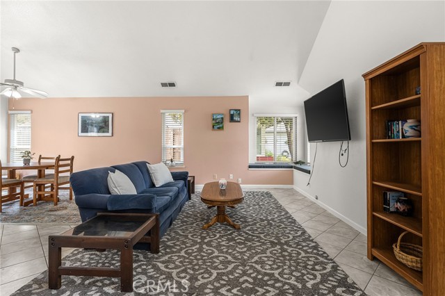 Detail Gallery Image 15 of 50 For 65 Knightsbridge Ln, Chico,  CA 95926 - 4 Beds | 2/1 Baths