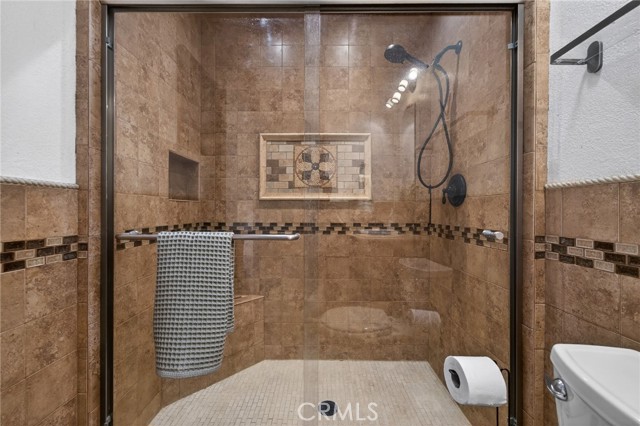 Detail Gallery Image 28 of 57 For 908 W Linden St., Ontario,  CA 91762 - 6 Beds | 3 Baths