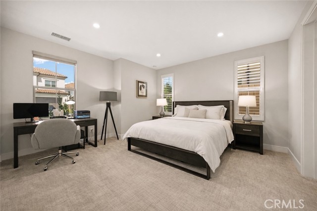 Detail Gallery Image 6 of 73 For 60 Rotunda, Irvine,  CA 92620 - 4 Beds | 3/1 Baths