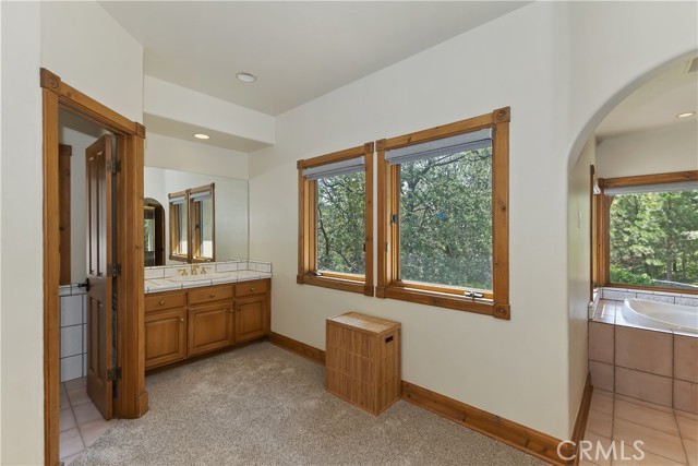 Detail Gallery Image 38 of 64 For 28324 Somerset Ln, Lake Arrowhead,  CA 92352 - 4 Beds | 4/1 Baths