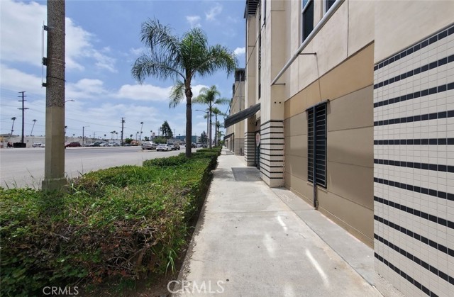 Detail Gallery Image 12 of 24 For 8021 S Vermont Ave #24,  Los Angeles,  CA 90044 - 3 Beds | 3 Baths