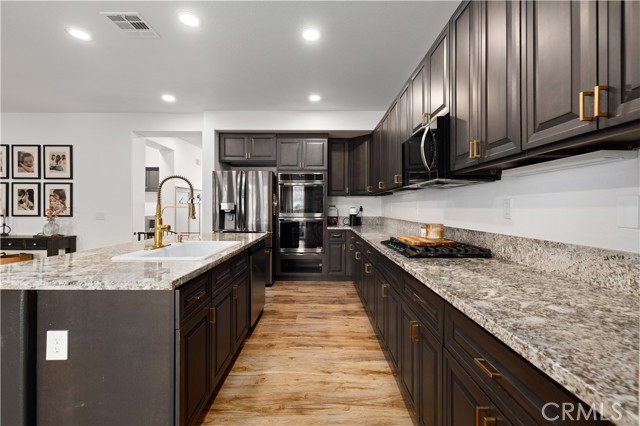 5080 Meadowsweet Drive, Palmdale CA: https://media.crmls.org/medias/ebd9093f-6574-43d4-8658-d9b0811abb75.jpg
