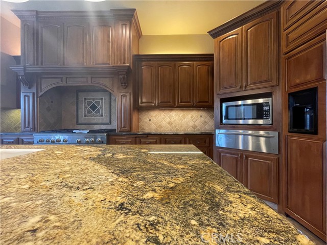 16052 W Middleton Avenue, Kerman CA: https://media.crmls.org/medias/ebd95ad5-dafe-41c7-96cc-f5ae288a2639.jpg