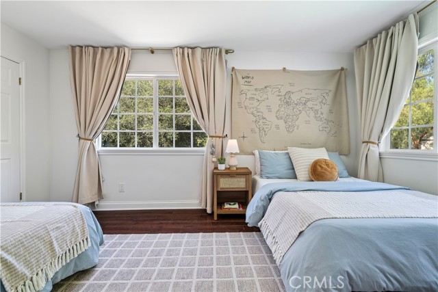 Detail Gallery Image 32 of 73 For 4590 Ensenada Dr, Woodland Hills,  CA 91364 - 3 Beds | 2/1 Baths