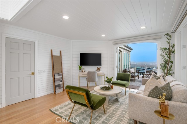 Detail Gallery Image 35 of 51 For 250 Poppy Ave, Corona Del Mar,  CA 92625 - 4 Beds | 3/1 Baths