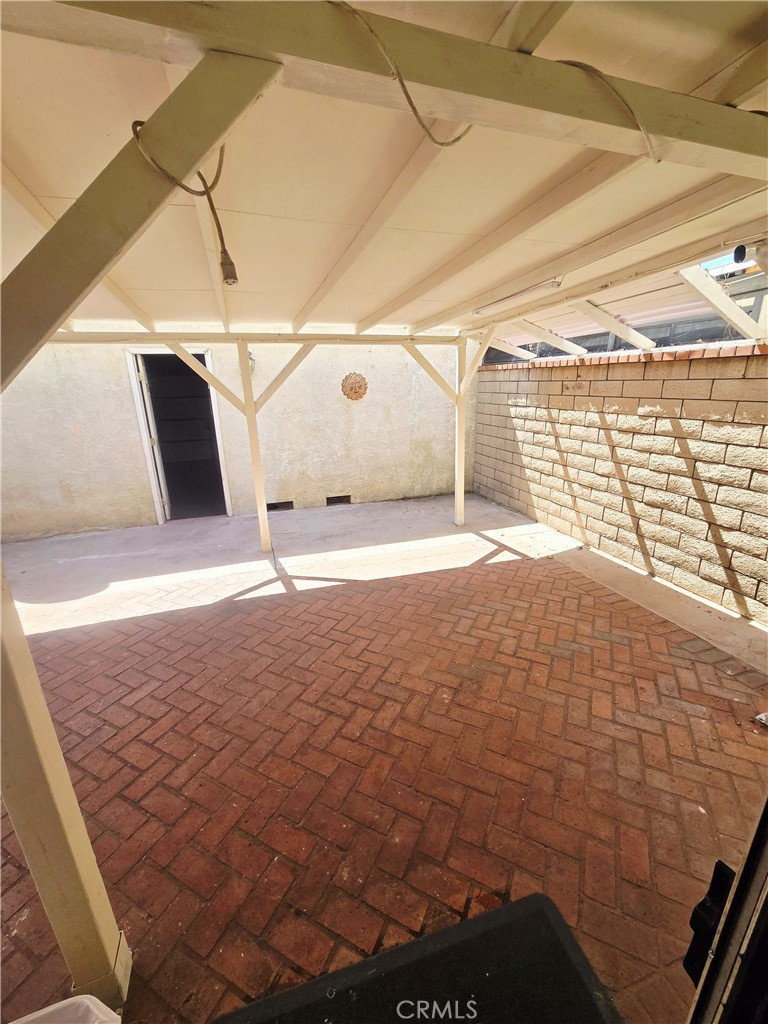 https://media.crmls.org/medias/ebda24f2-fd73-4688-9550-6633540755f6.jpg?preset=X-Large
