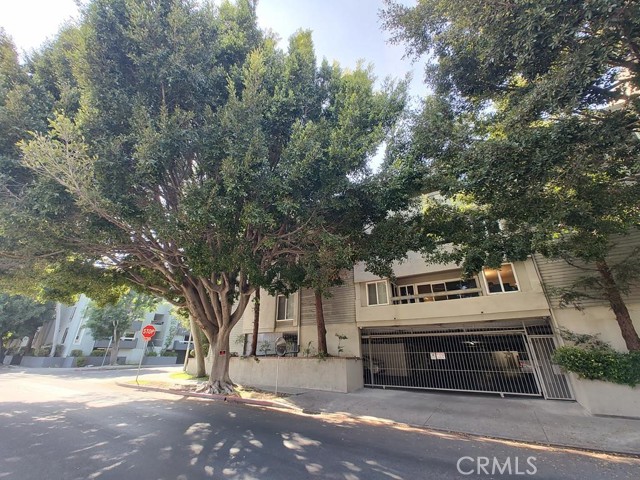 1888 Greenfield Avenue, Los Angeles CA: https://media.crmls.org/medias/ebda28c0-ecb4-4e17-b91f-0ca34ff53f18.jpg
