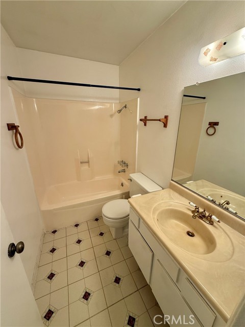 Detail Gallery Image 23 of 31 For 4727 W 147th St #202,  Lawndale,  CA 90260 - 2 Beds | 2 Baths