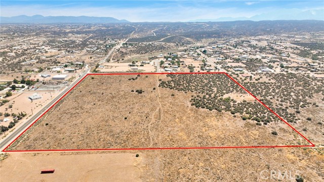 9602 Cedar Street, Phelan CA: https://media.crmls.org/medias/ebdb701f-0371-43a5-b26f-95480365057a.jpg
