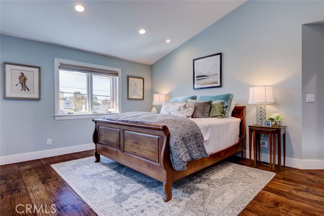 1833 8th Street, Manhattan Beach CA: https://media.crmls.org/medias/ebdbd396-4e18-44f7-a534-26df1cf05b25.jpg