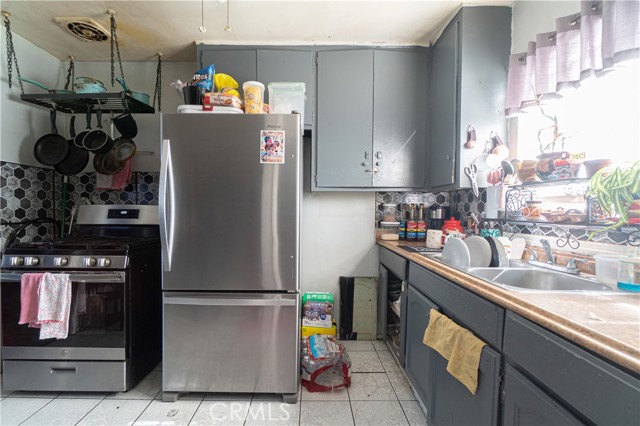 Detail Gallery Image 27 of 56 For 340 W 62nd St, Los Angeles,  CA 90003 - – Beds | – Baths