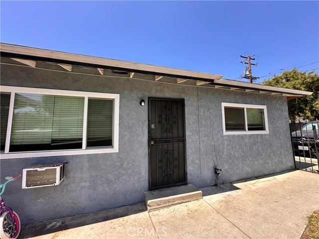 215 E Walnut Avenue, Monrovia CA: https://media.crmls.org/medias/ebdcb9b0-e26f-4617-a972-6ba11e5312a6.jpg
