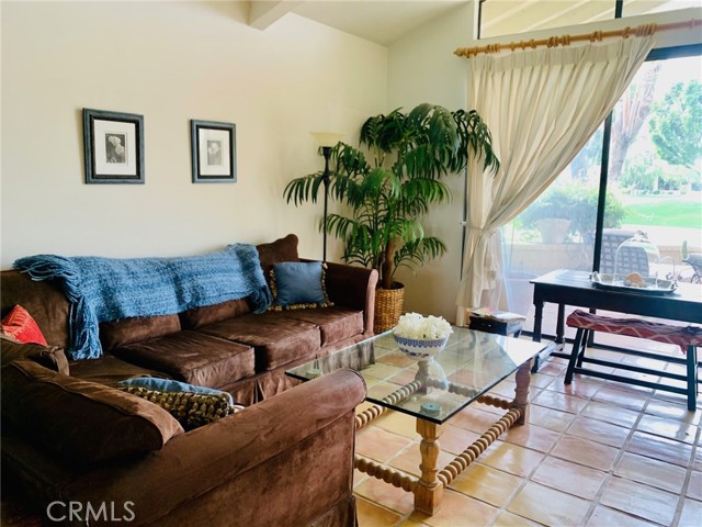 Detail Gallery Image 4 of 19 For 295 Bouquet Canyon Dr, Palm Desert,  CA 92211 - 2 Beds | 2 Baths