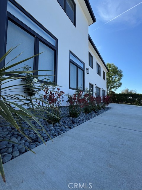Detail Gallery Image 2 of 27 For 14142 Dall Ln, North Tustin,  CA 92780 - 5 Beds | 5/1 Baths