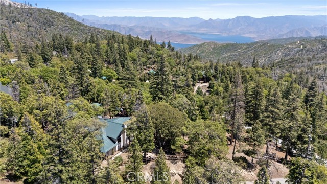 Detail Gallery Image 3 of 71 For 10820 Bonita Way, Wofford Heights,  CA 93285 - 4 Beds | 3 Baths