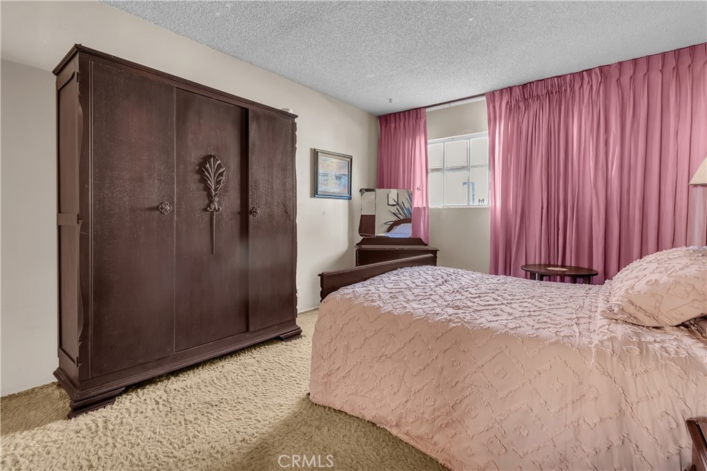 https://media.crmls.org/medias/ebddaf26-683c-4ea1-8085-46ca9b9494cc.jpg?preset=X-Large
