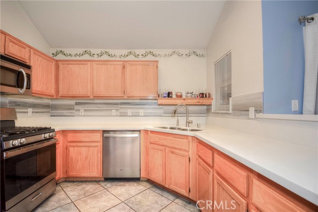 2613 Sheridan Road, San Bernardino CA: https://media.crmls.org/medias/ebddb905-7e73-47fd-af83-e0a2e5b8c906.jpg