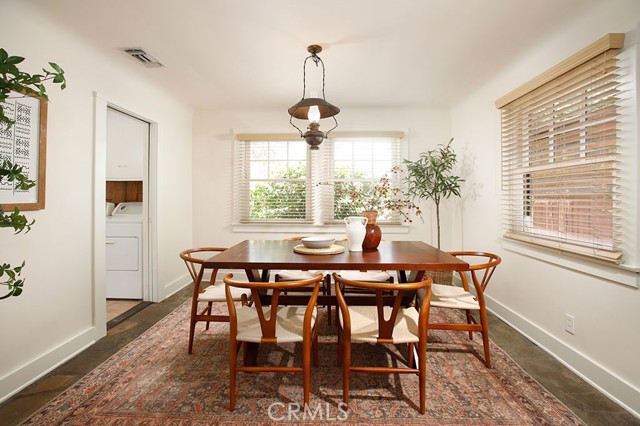 Detail Gallery Image 3 of 33 For 2057 Oakwood St, Pasadena,  CA 91104 - 2 Beds | 1 Baths