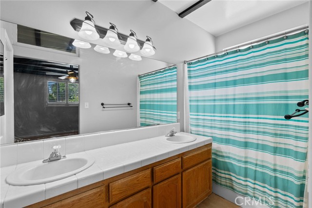 Detail Gallery Image 25 of 33 For 10820 Tivoli Ct, Bakersfield,  CA 93311 - 3 Beds | 2 Baths
