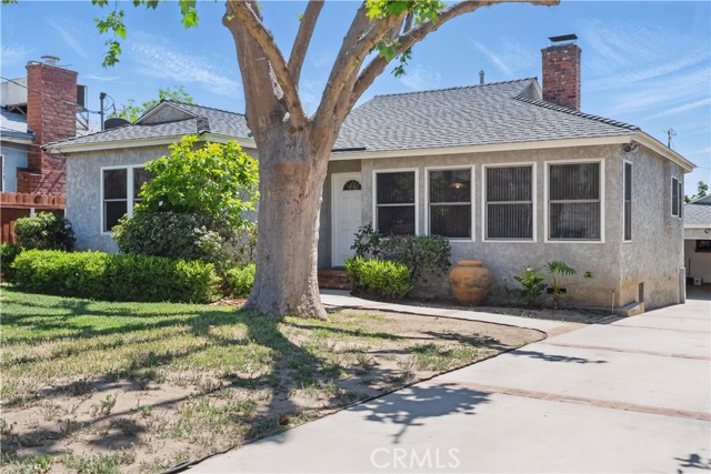 13384 Foothill Boulevard, Sylmar CA: https://media.crmls.org/medias/ebde210d-d6ff-4ce1-bb7c-41d6ff28576d.jpg