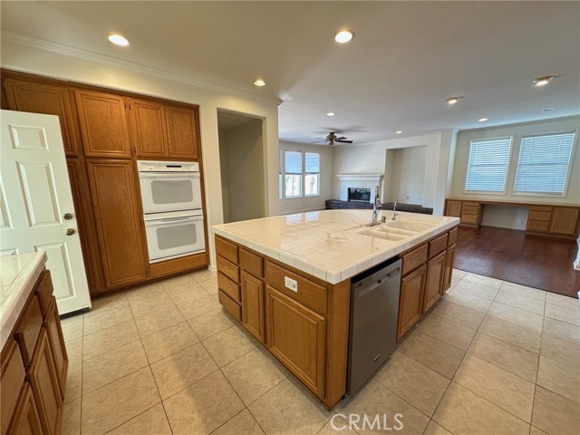 8247 E Marblehead Way, Anaheim CA: https://media.crmls.org/medias/ebde3110-4f6f-4c20-8c17-8ed8d44f8c8e.jpg