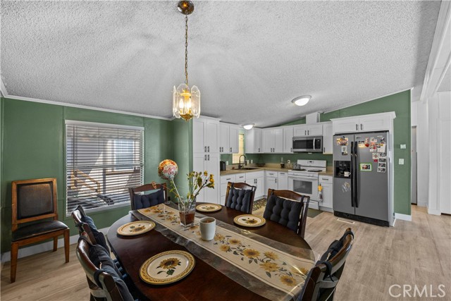 3900 S Temescal St, Corona CA: https://media.crmls.org/medias/ebde5a8d-64c8-40bd-ae65-31c1db17f424.jpg