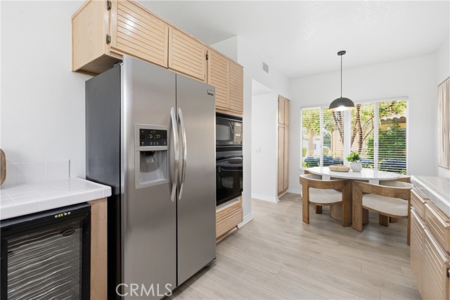 Detail Gallery Image 7 of 27 For 909 Muirfield, Newport Beach,  CA 92660 - 2 Beds | 2/1 Baths