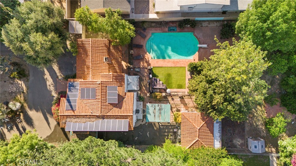 https://media.crmls.org/medias/ebdf2d2c-b369-4ba9-8df5-583862533815.jpg?preset=X-Large
