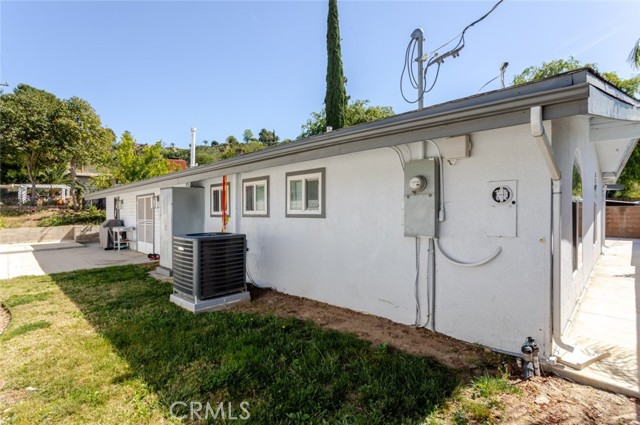 Detail Gallery Image 38 of 39 For 22459 Guadilamar Dr, Saugus,  CA 91350 - 3 Beds | 2 Baths