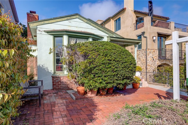 341 4th Street, Manhattan Beach, California 90266, 2 Bedrooms Bedrooms, ,1 BathroomBathrooms,Residential,Sold,4th,SB22011102