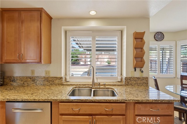 Detail Gallery Image 14 of 37 For 13632 Kings Canyon Ct, Fontana,  CA 92336 - 4 Beds | 2/1 Baths