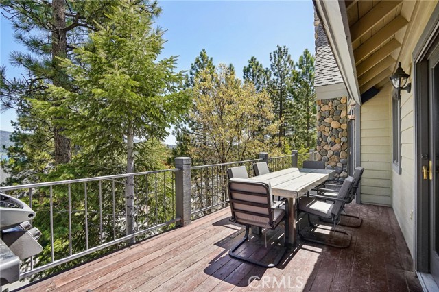 Detail Gallery Image 11 of 42 For 40570 Ironwood Dr, Big Bear Lake,  CA 92315 - 4 Beds | 3/1 Baths