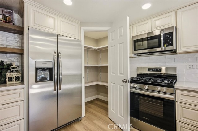 Detail Gallery Image 8 of 43 For 1015 Pebble Beach, Upland,  CA 91784 - 2 Beds | 2 Baths