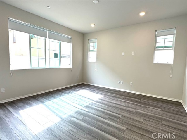 Detail Gallery Image 3 of 21 For 28221 Ashtree St, Temecula,  CA 92591 - 3 Beds | 2/1 Baths