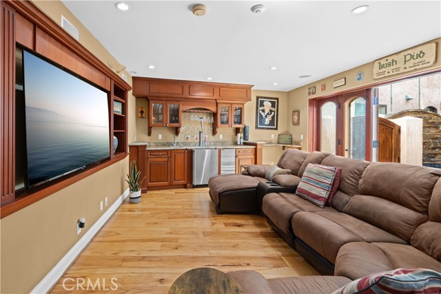 Detail Gallery Image 36 of 75 For 221 Rivo Alto Canal, Long Beach,  CA 90803 - 4 Beds | 5 Baths