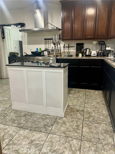 Detail Gallery Image 8 of 18 For 6808 Benson, Huntington Park,  CA 90255 - 2 Beds | 1 Baths