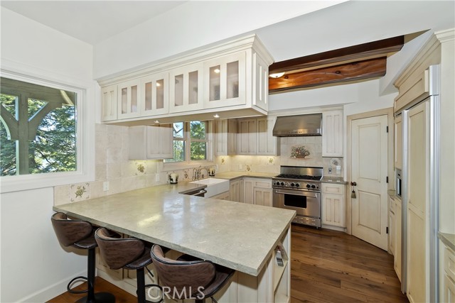 Detail Gallery Image 12 of 59 For 319 Mittry Ln, Lake Arrowhead,  CA 92352 - 2 Beds | 2/1 Baths