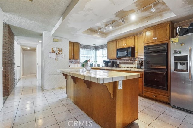 1991 Wren Avenue, Corona CA: https://media.crmls.org/medias/ebe40945-70a6-4de4-9e88-273063035e03.jpg