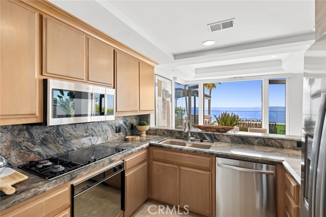 Detail Gallery Image 35 of 56 For 921 Gaviota Dr, Laguna Beach,  CA 92651 - 7 Beds | 7/1 Baths