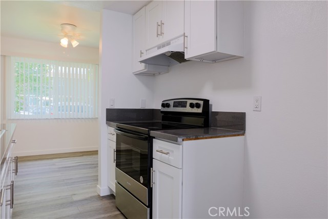 Detail Gallery Image 3 of 33 For 2709 S Baker St, Santa Ana,  CA 92707 - 2 Beds | 1/1 Baths