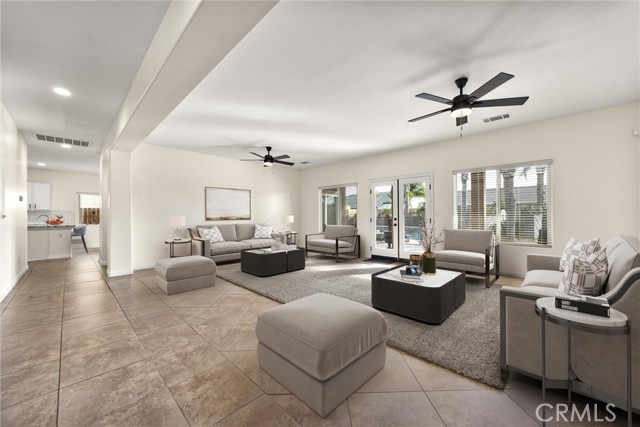 11515 Regarse, Bakersfield CA: https://media.crmls.org/medias/ebe4b392-9ee8-486b-a6cc-d02d0fd344fc.jpg