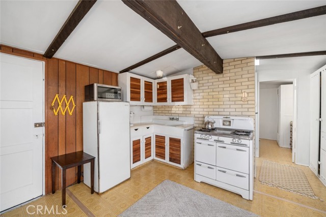 Detail Gallery Image 6 of 20 For 408 Sicily, Morro Bay,  CA 93442 - 1 Beds | 1 Baths