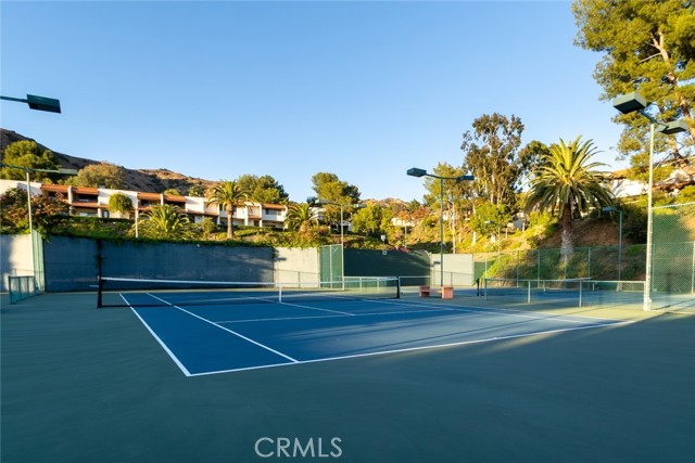 Detail Gallery Image 29 of 30 For 9551 via Ricardo, Burbank,  CA 91504 - 3 Beds | 2/1 Baths